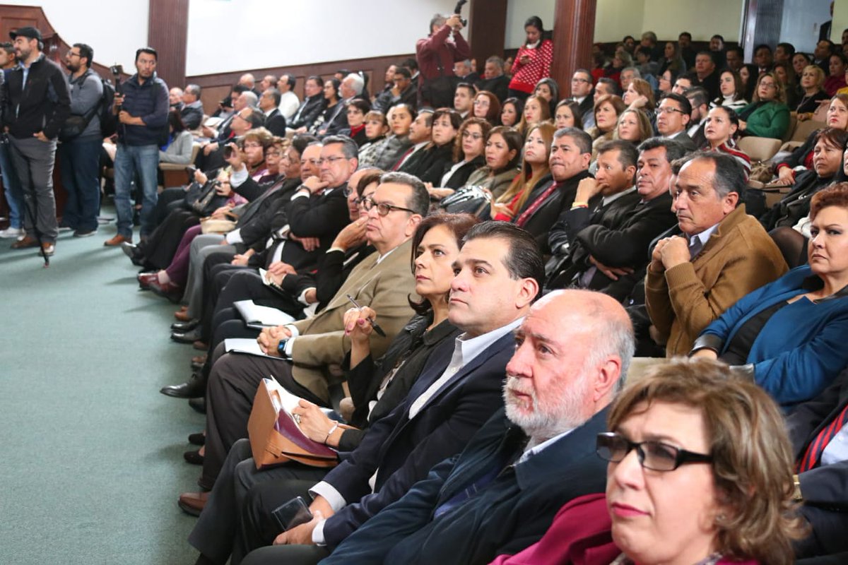 CoahCongreso's tweet photo. Esta mañana, Higinio González Calderón, Secretario de Educación en  Coahuila, compareció ante las diputadas y diputados de la LXI Legislatura, exponiendo las acciones en materia educativa que se realizaron en este período.#TodasLasIdeasTodasLasVoces https://t.co/vbk28ypEf8