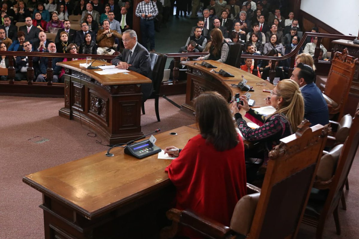 CoahCongreso's tweet photo. Esta mañana, Higinio González Calderón, Secretario de Educación en  Coahuila, compareció ante las diputadas y diputados de la LXI Legislatura, exponiendo las acciones en materia educativa que se realizaron en este período.#TodasLasIdeasTodasLasVoces https://t.co/vbk28ypEf8