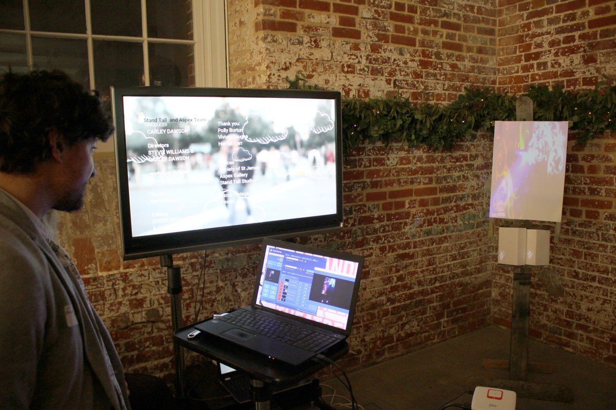 Aspex_TakePart's tweet photo. See the new technology of projection mapping with @StandTallCo as part of the PONToon celebrations tonight! They also delivered a series of workshops as part of our pontoon programme, teaching creative writing for blogging!
#PONToonProject @PONT_oon @uniportsmouthcci https://t.co/TXM3fvM8kS