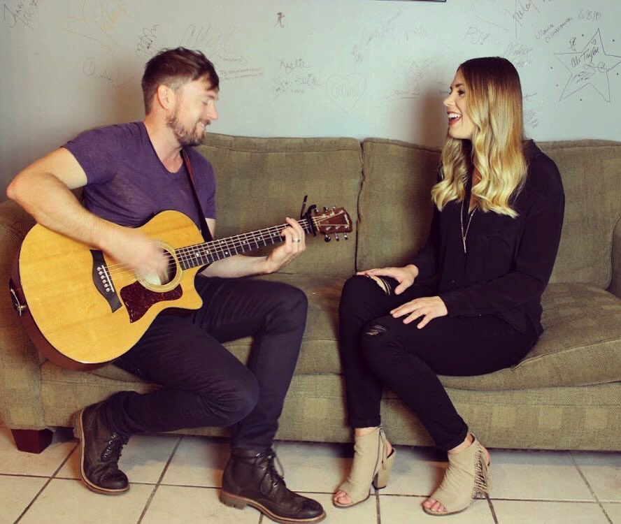 TONIGHT at 7PM • we’re singing for <a href="/FoldsofHonor/">Folds of Honor</a> with <a href="/AprilKryMusic/">A P R I L  K R Y ♪</a> , <a href="/livcharette/">not liv charette</a> , and <a href="/hannahbethel/">Hannah Bethel</a> at <a href="/rnrbarnash/">Redneck Riviera Nash</a> 🙌