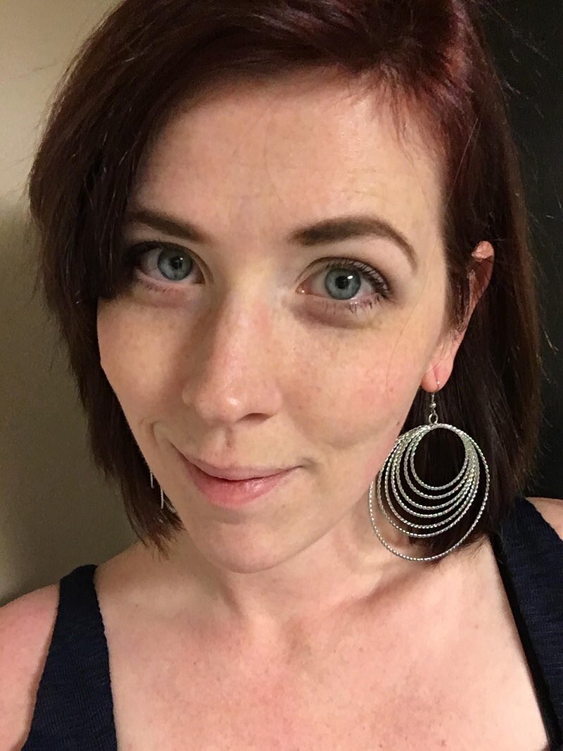 GardeningWell's tweet photo. . @TheWeInMe wears Earrings €9
Erika Reva blogger on mental health, Dissociative Identity Disorder, Insomnia and much more joined #EveryBodyInAds because everybody deserves to be represented in fashion!
https://t.co/cCgXps4vG5 https://t.co/F3OPNTEnxJ
