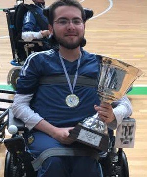 TitanesMari's tweet photo. @mauriciomacri  @RubinsteinOk  @CaroStanley  @msalnacion 
Lisandro quiere seguir jugando Powerchair Football. 
Campeón Sudamericano con La selección Argentina 2018 #QuieroVivirSpinrazaYa https://t.co/mmMGfgsLKc
