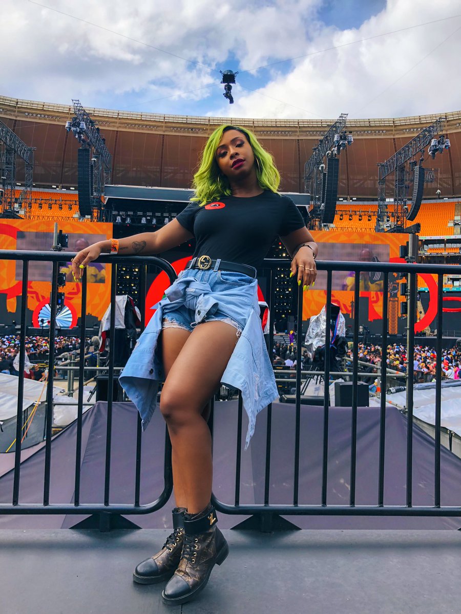 TFUNKSA2's tweet photo. @Boity 🔥🔥🔥🔥👌♥

Damn ur so hot....
#fire https://t.co/i6oI0IB7HO