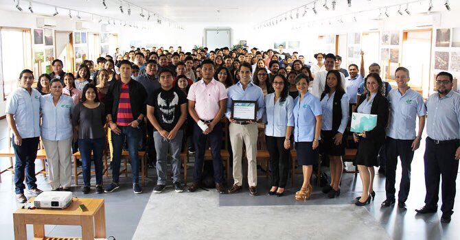 gonzalezj10's tweet photo. Tuve el honor de ofrecer una conferencia en inglés al alumnado y maestros del programa BIS (bilingüe, internacional y sustentable) de la UT Cancún, titulada “Áreas de Oportunidad con Recursos Limitados”. Agradezco a la UT y al Maestro Julian Aguilar Estrada, la invitación. https://t.co/v63uqZ2aO6