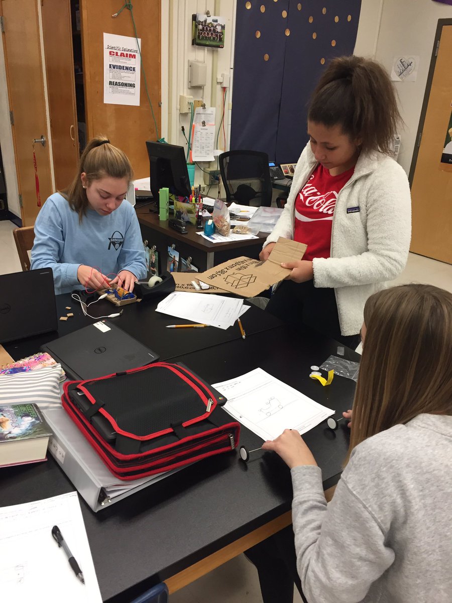 MissBunyard's tweet image. Students started planning and building their toys today using knowledge of magnetism and electricity. I can’t wait to see their final products! @wustlisp #CMS8BlueScience