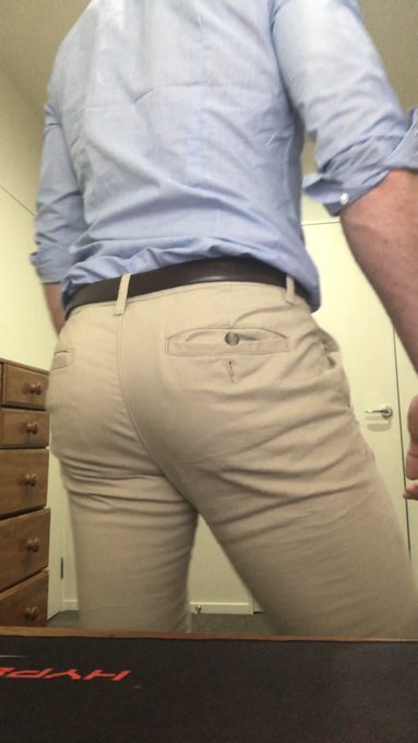 Come to Donny&rsquo;s room https://t.co/1FYsteMmsO https://t.co/MWwr3R9bc2<a href="/tag/bulge"class="tags"><span>#bulge</span></a>