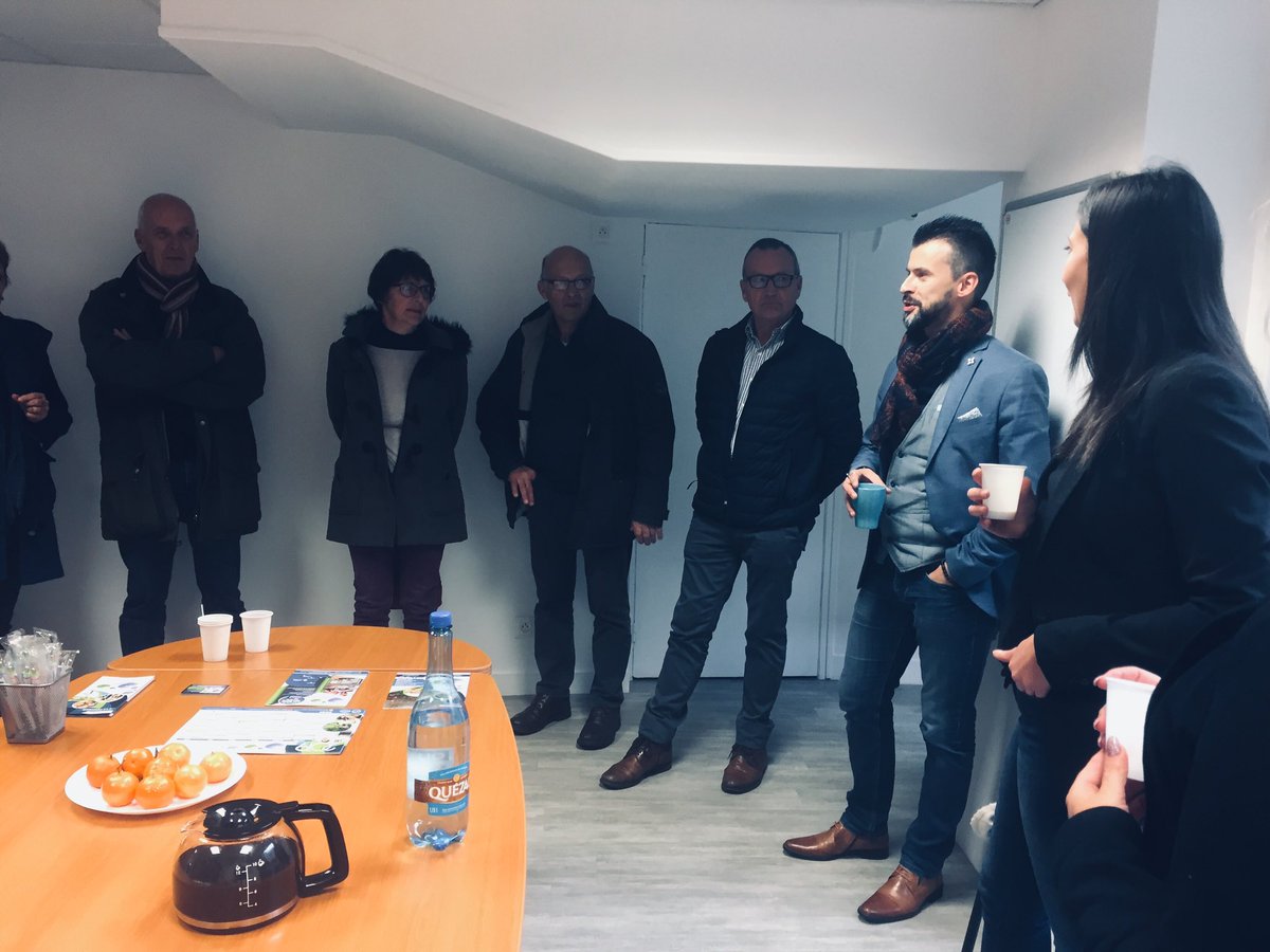 ConfiezNousFRA's tweet photo. En direct de l’agence @ConfiezNous50 de #VilledieuLesPoeles Avec #VilledieuIntercom @CharlyVarin et @InitiativeFR Pays de la Baie - Avec le Président @Mig_Ferr de @ConfiezNous50 #Services #ServicesAlaPersonne #Manche #Aide #MaintienADomicile https://t.co/S2cxPfkRq1
