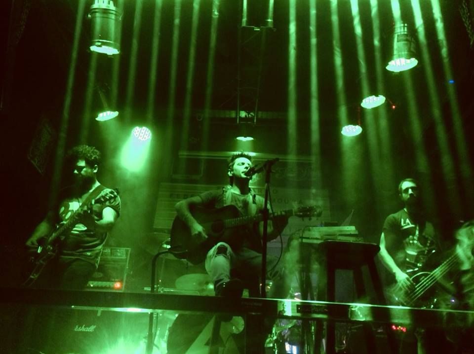 Sábado 15 de diciembre
Despedimos el año junto a #Cruce en Rey Lagarto Bar (La Plata)
Show acústico!