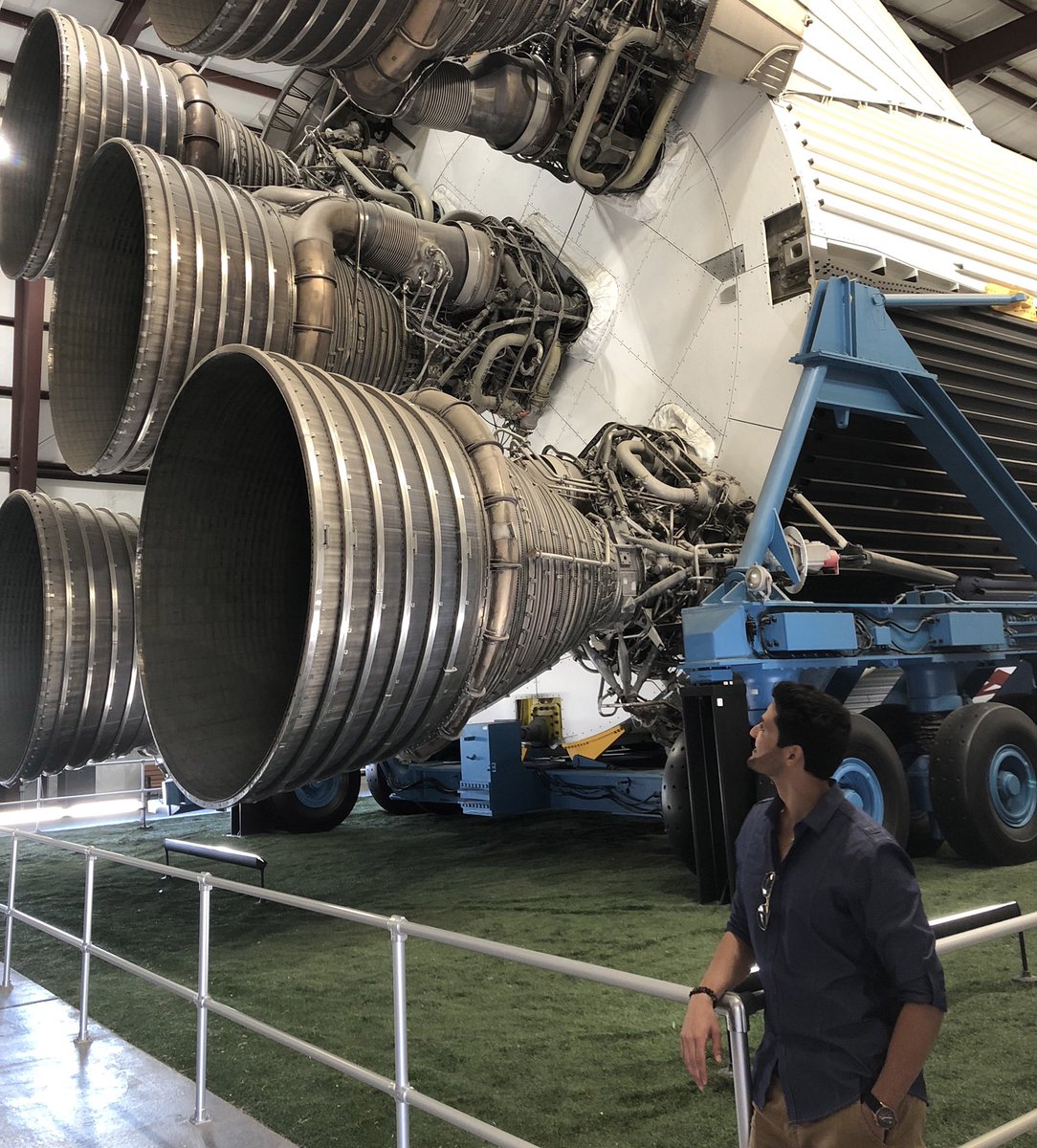 PaulMaddalena's tweet photo. There’s a thin line between the impossible and possible and it’s called determination. #nasa #engineering #houston #texas #apollomissioncontrol #johnsonspacecenter #space #travel https://t.co/h0FEemSyKR https://t.co/y0xzfSFRp3