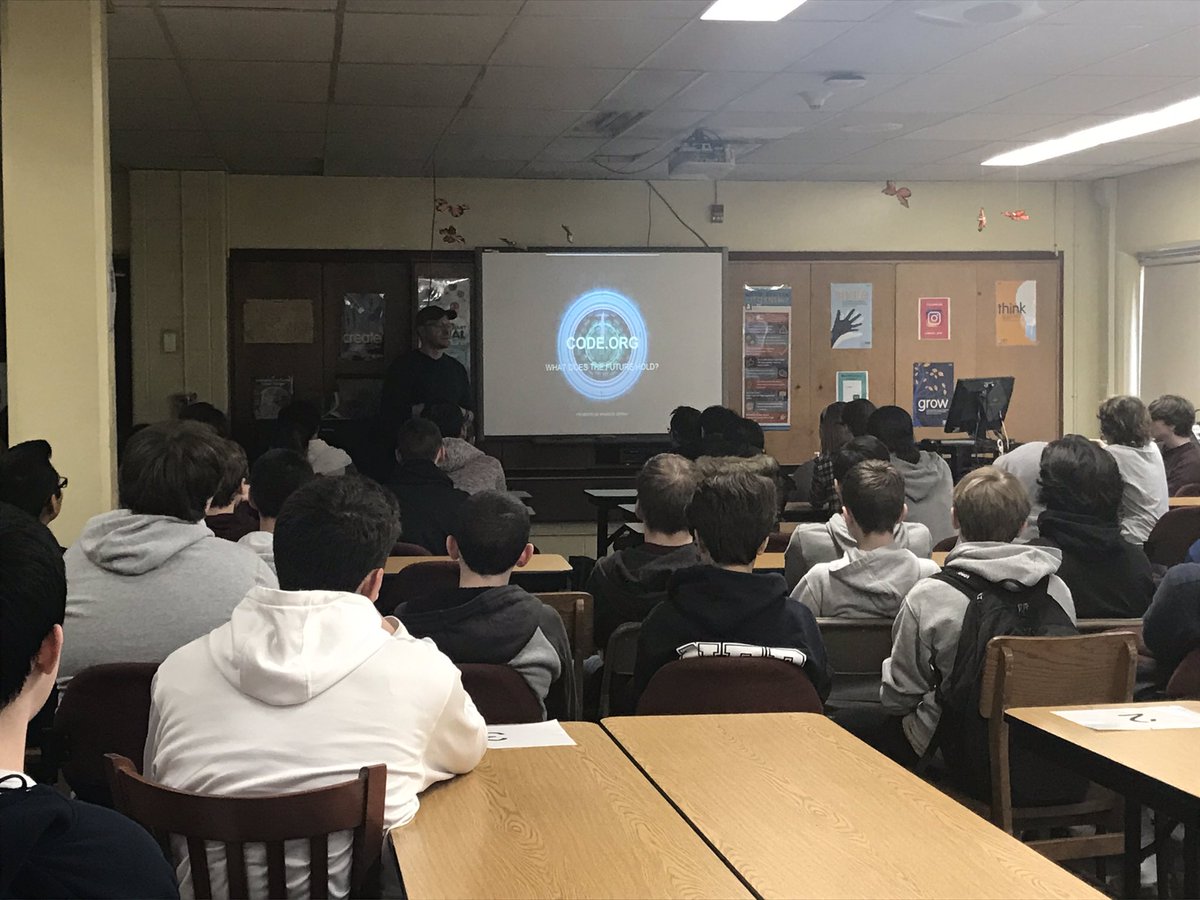 Edtechie13's tweet photo. Packed house to end our #hourofcode day for our guest speaker! Thank you @Accenture for letting your employees come speak to our students! https://t.co/tsoOQDB9c6