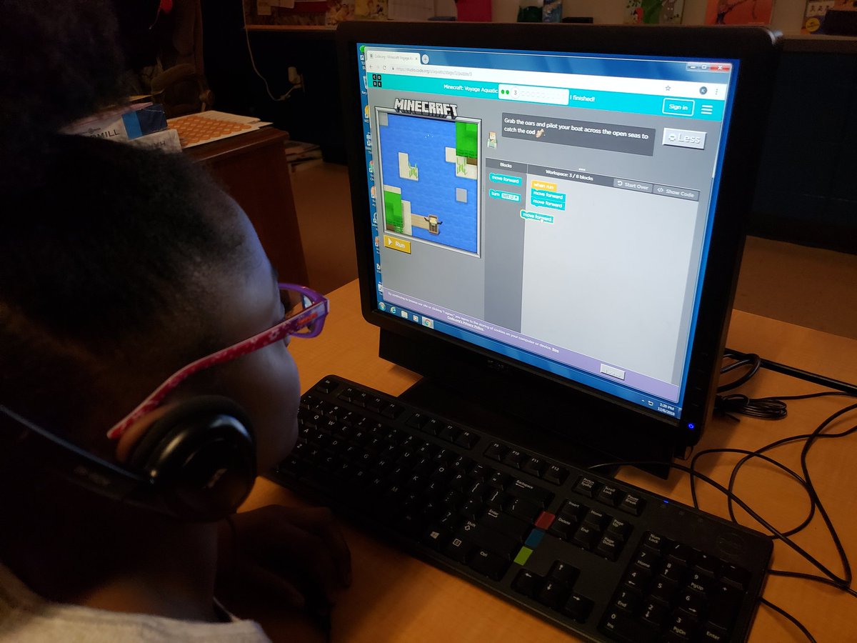jwest8378's tweet photo. 2nd graders working on Mindcraft #hourofcode activities! #fesstudentscode @FultondaleElem @JEFCOED @JEFCOEDTech https://t.co/IEMdRYH29o