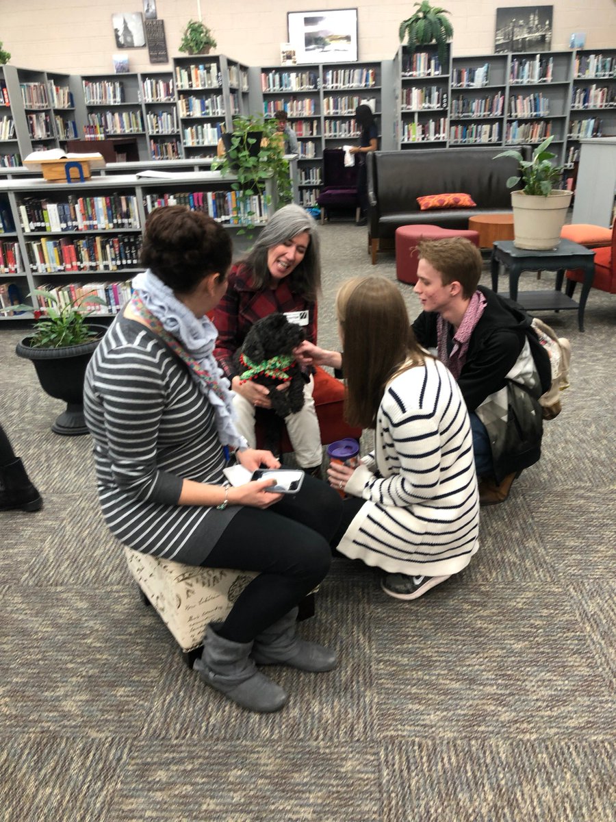 FDHSCommons's tweet image. Wellness Week Update: FDHS has gone to the dogs!  @DD2Wellness @FDPatriot @FDHSCounseling