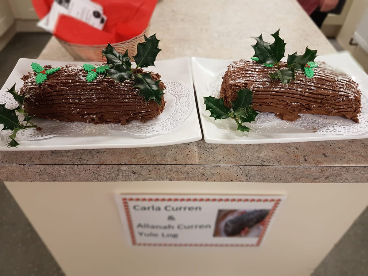cranacollege's tweet photo. Crana College staff and students have been preparing all day and night for the 6th class students. We hope you have a wonderful evening in #CranaCollege. 🎄⛄️🎅🏻🤶🏻⚗️🎤🎹🏆🎾🍩⚽️🏀🎸💻📸⚒ https://t.co/L5RrMbOkvK