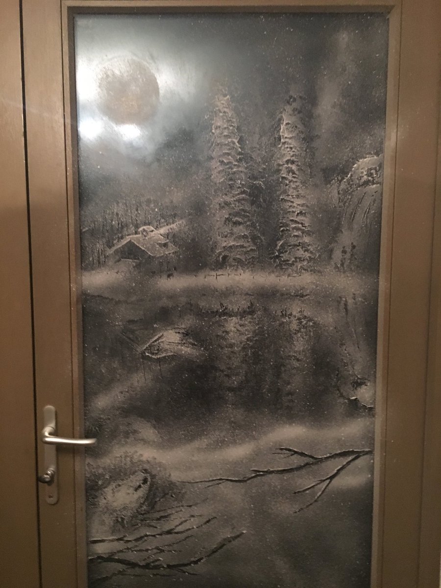 jumpingforjoy29's tweet photo. Beautiful work of art by ⁦@ghscreation⁩ albeit temporary! ⁦Such detail! #Christmas ⁦@ReeceShearsmith⁩ #art https://t.co/nKrIZzDaz6