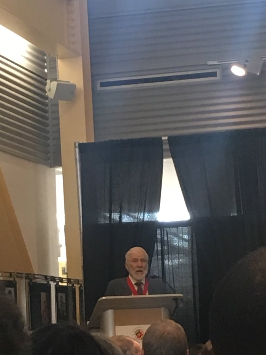 CPAProgramcoor1's tweet image. CPA students with Chuck Popenoe inventor of the #smartbolt who was inducted into the Engineering Hall of Fame today! @CPACommunity @ClarkSchool #phoenixRISE