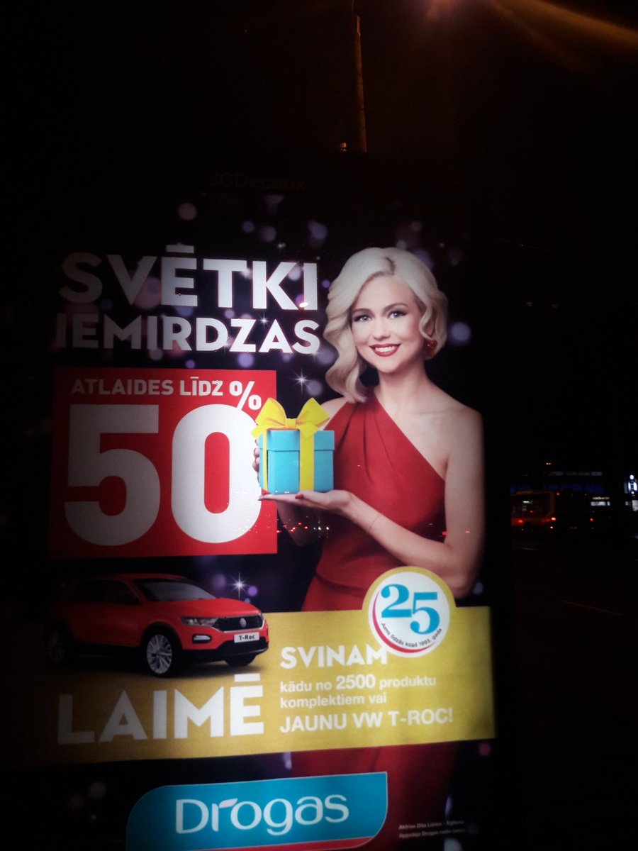 imisIV's tweet photo. Eu, tviterbiedri! Atcerieties, kā ņirgājāmies par uztjūnēto zzs Griguli pirms vēlēšanām? Redz kur cita tantiņa. Mīnus 20 gadi? https://t.co/3mMgrPOtuE