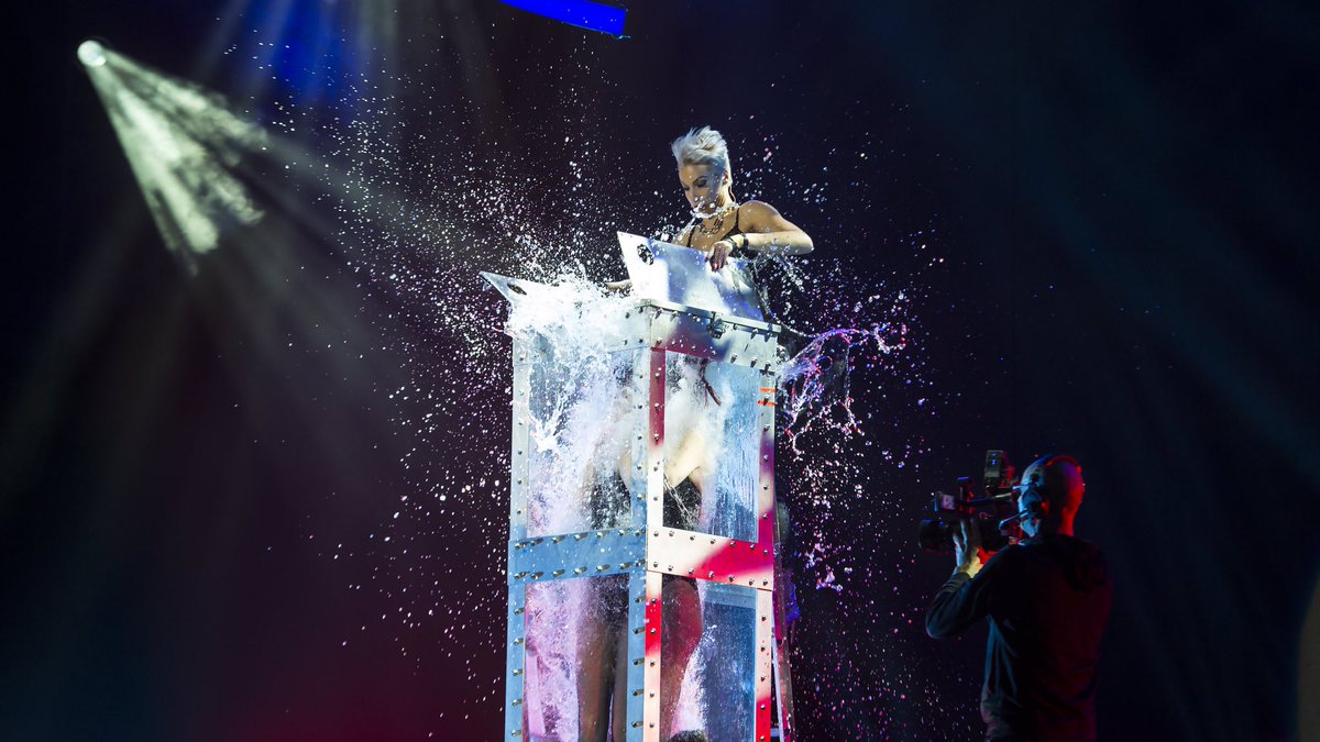nowyouseemelive's tweet photo. @SabinevanDiemen defies reality nightly in Now You See Me Live #magician #magicians #magiclife #illusionist #illusionists #illusion #magictricks #nysm #nowyouseeme #nowyouseemelive https://t.co/UseSDlkj0D