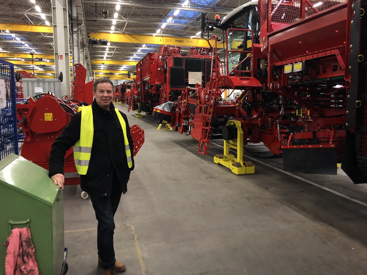 Goed georganiseerde #GRIMMETechnica dag door <a href="/weeversbv/">Weevers Mechanisatie</a>. Pracht bedrijf om te bezoeken <a href="/GrimmeNederland/">GRIMME Nederland</a>. Gezellige terugrit in de bus. Bij de grens zelfs nog even gestopt voor extra 🍺voor onderweg. 😄