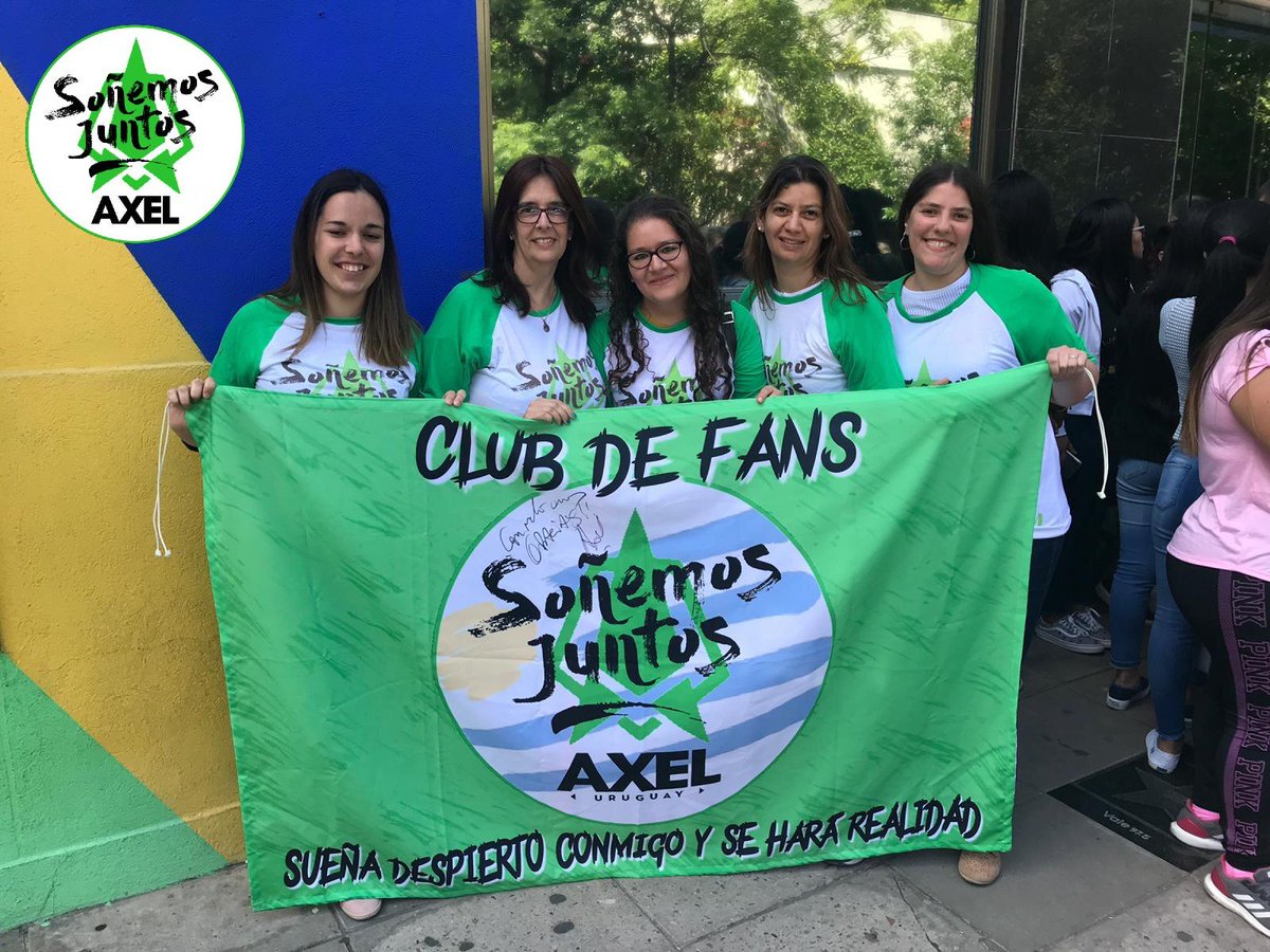 fcaxelsjuntos's tweet photo. Bienvenidas  !! @AxelSJUruguay 💚 

Se viene #LaVozArgentina en Vivo y Soñemos Juntos dice presente ! @AxelOficial
Buenos Aires y Uruguay se unen a apoyar al #TeamAxel Hoy 22 hs ! 

Gracias Familia ! 💚 https://t.co/tvfkegzYu1