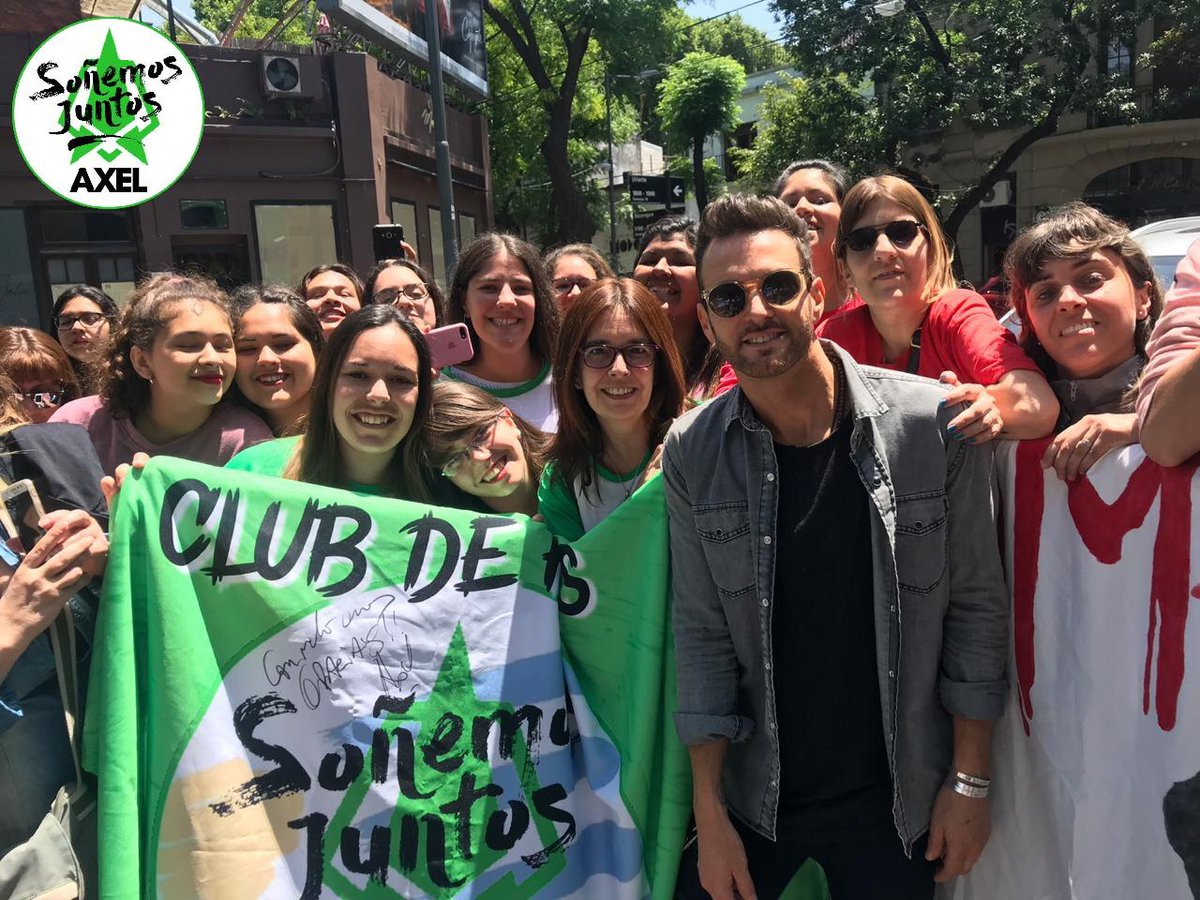 fcaxelsjuntos's tweet photo. Bienvenidas  !! @AxelSJUruguay 💚 

Se viene #LaVozArgentina en Vivo y Soñemos Juntos dice presente ! @AxelOficial
Buenos Aires y Uruguay se unen a apoyar al #TeamAxel Hoy 22 hs ! 

Gracias Familia ! 💚 https://t.co/tvfkegzYu1