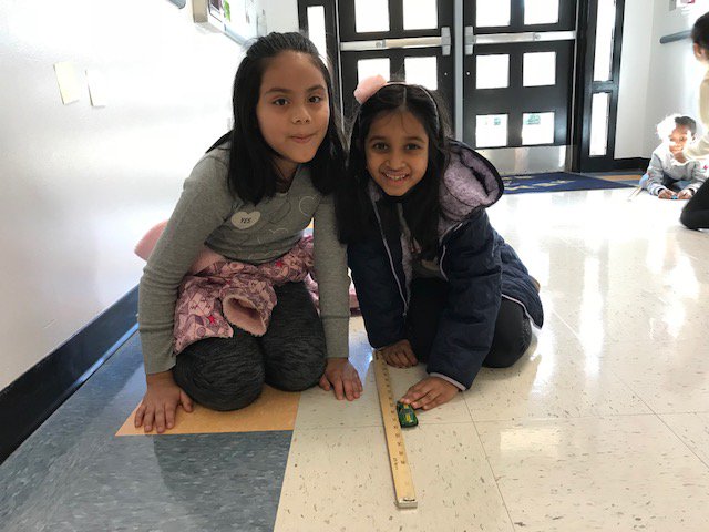 cub_hses's tweet image. #HotwheelsScience   #ForceAndMotionFun       🚗🏎️🚓📏✏️

#HSEmakeyourmark   @HembreeSprings