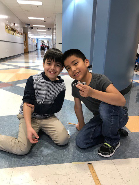 cub_hses's tweet image. #HotwheelsScience   #ForceAndMotionFun       🚗🏎️🚓📏✏️

#HSEmakeyourmark   @HembreeSprings