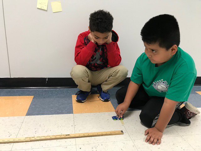 cub_hses's tweet image. #HotwheelsScience   #ForceAndMotionFun       🚗🏎️🚓📏✏️

#HSEmakeyourmark   @HembreeSprings