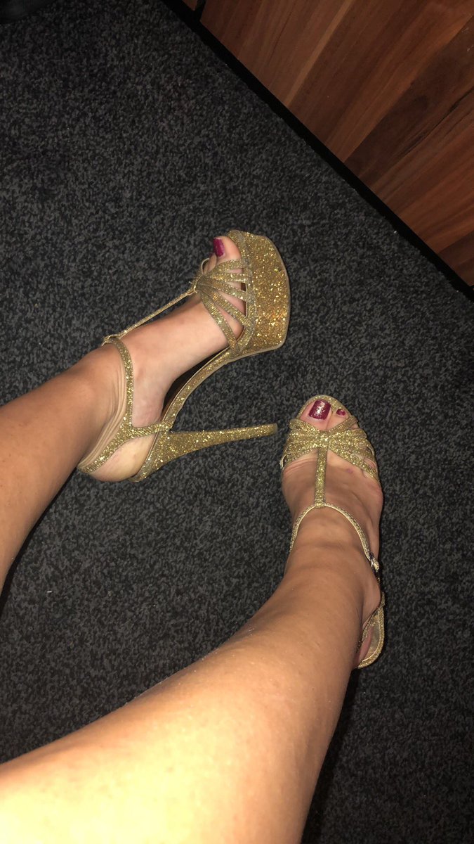 louiseh71831066's tweet photo. Goddess Misuse 👑
A weakness of yours. Pay up loser🙇♂️👏
Send £20 if you want to serve and lick my shoes💦
Paypal/amazon:
#cashpig #findom
#whiteslave #joi #coi #cbt #sph #woce #ebonydom #humilliatrix #latin #slave #loser https://t.co/tsvFx2vMjE