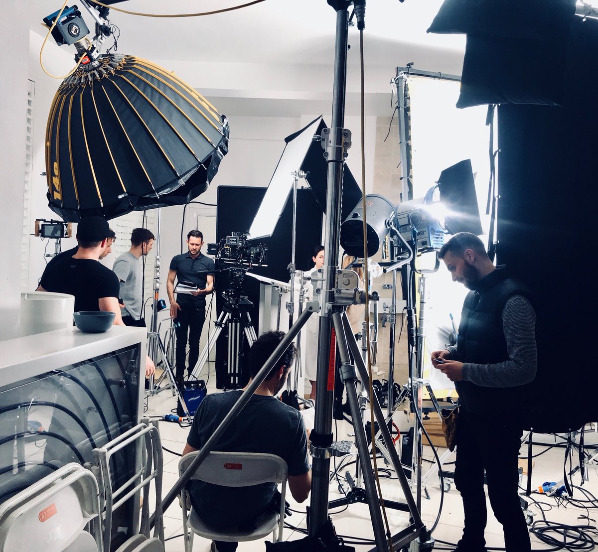 On set today <a href="/jj_mediagroup/">JJ Media Group</a> with the lovely team <a href="/wearebrave/">BRAVE Ventures</a> 
#setlife #advertising #brandedcontent #wearebrave #london #studio #arri #alexamini #production