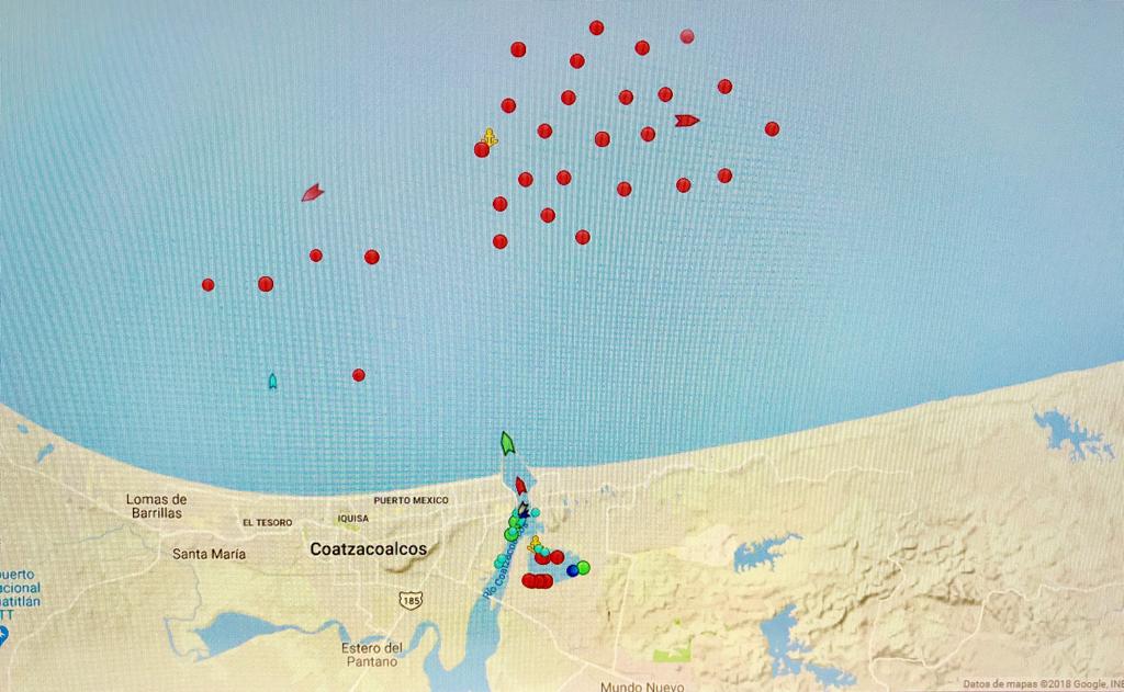 coatzaport's tweet photo. @coatzaport 12:30 hrs. Abierto a la navegación mayor, se encuentran fondeados 32 buques esn espera de instrucciones.
#PuertosEnMovimiento #CGMPP
@SCT_mx @Puertos_Mx https://t.co/uV535gtpPz