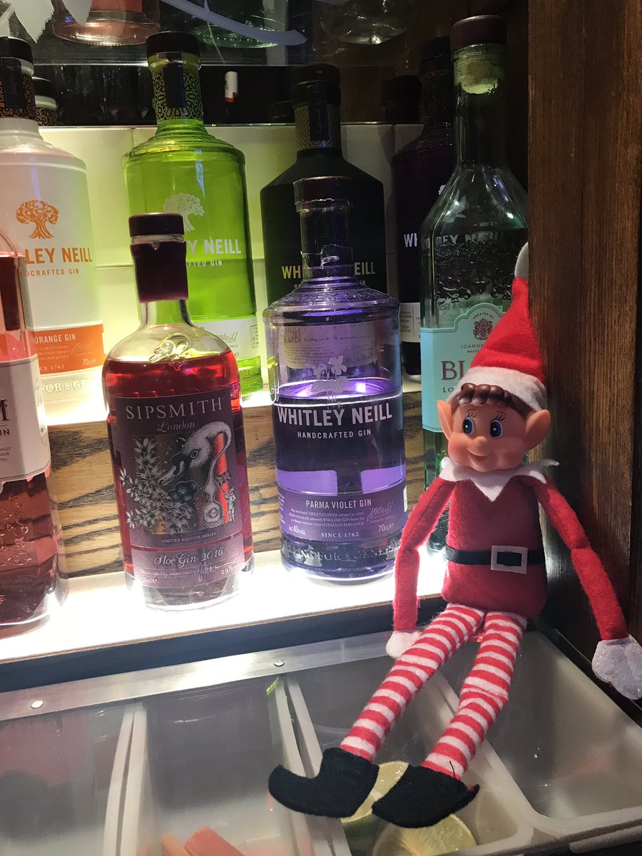 crown_roseand's tweet photo. Now some would say heβs found the best shelf in the pub.... ππΌββοΈππΈ@WhitleyNeill @sipsmith @BLOOMGin #elfontheshelf #ginelf https://t.co/g42o27vINC