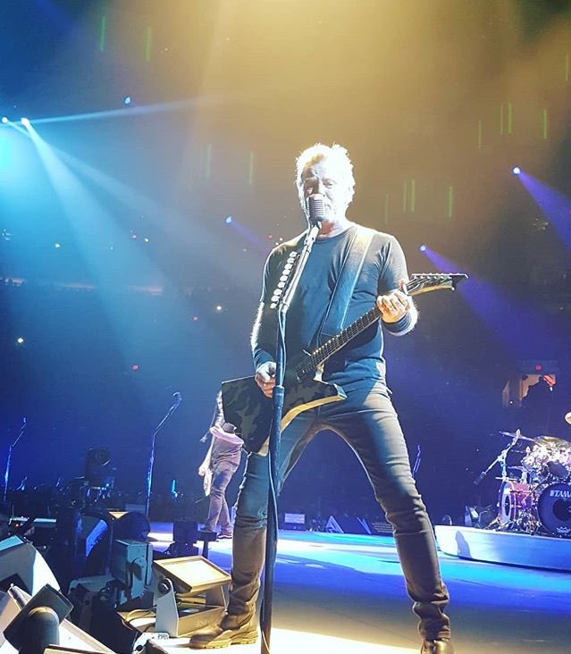 DarkSanti97's tweet photo. Imรกgenes de lo mejor que dejรณ la presentaciรณn de la banda ayer en Portland. #MetInPortland #Worldwired #MetallicaRules ๐๐ป๐๐ป๐๐โ๐ป๏ธ๐ฅ๐๐ป๐ฅ https://t.co/hdCXAm8hE3