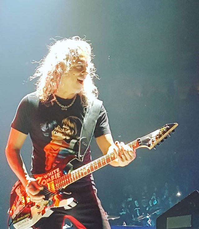 DarkSanti97's tweet photo. Imรกgenes de lo mejor que dejรณ la presentaciรณn de la banda ayer en Portland. #MetInPortland #Worldwired #MetallicaRules ๐๐ป๐๐ป๐๐โ๐ป๏ธ๐ฅ๐๐ป๐ฅ https://t.co/hdCXAm8hE3