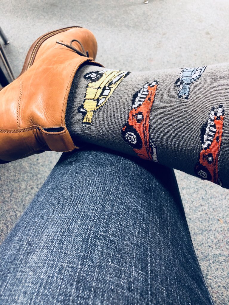 MrCdorsey's tweet image. May you find rest beyond the river. #remembering41 #Bush41 #CreativeSocks #SpringRemembers41