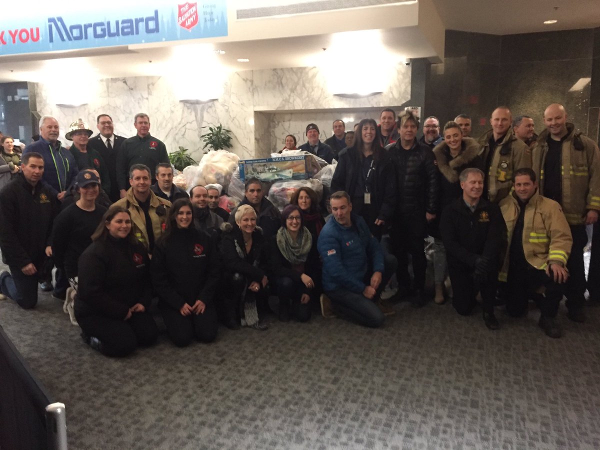 HSTP_Ottawa's tweet photo. Thanks to everyone for helping unload toys at Toy Mountain. #HSTP2018 https://t.co/BjRQNbDdqP