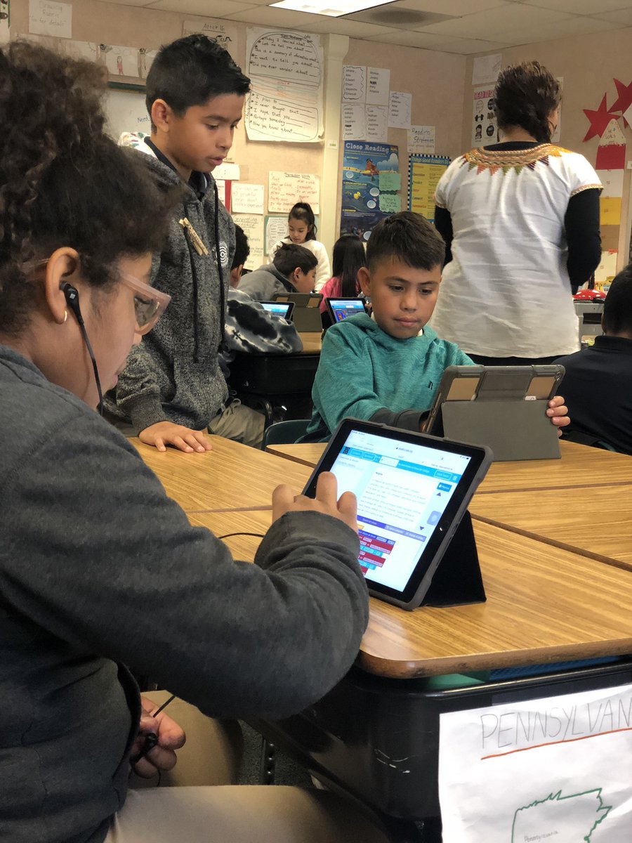 BearsSantee's tweet photo. Hour of Code is underway at Santee! An hour is only the beginning. #hourofcode2018 https://t.co/5jeuQSvy0B
