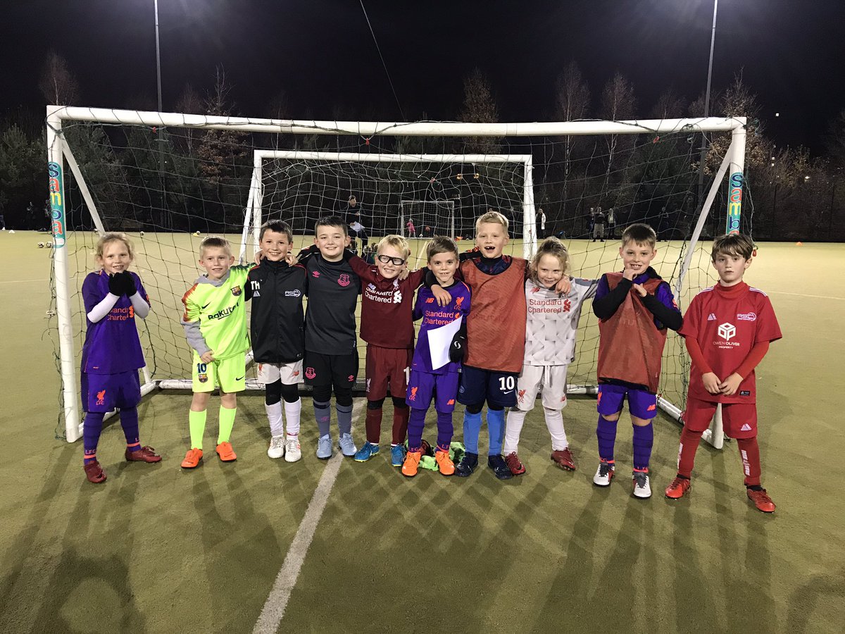 ASC_U8's tweet photo. Well done to some of our U8’s tonight at training. All of the kids worked so hard. Special mention to Will who was our trainer of the week👏🏻⚽️ https://t.co/kwYGpZngyl