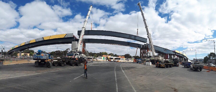 Laing_ORourke's tweet image. On the #Darlington Road project in South Australia the final box girders are in place, ready for offsite components to connect the DfMA bridge. #modernmethods #innovation #engineering #offsiteconstruction @DPTI_SA
