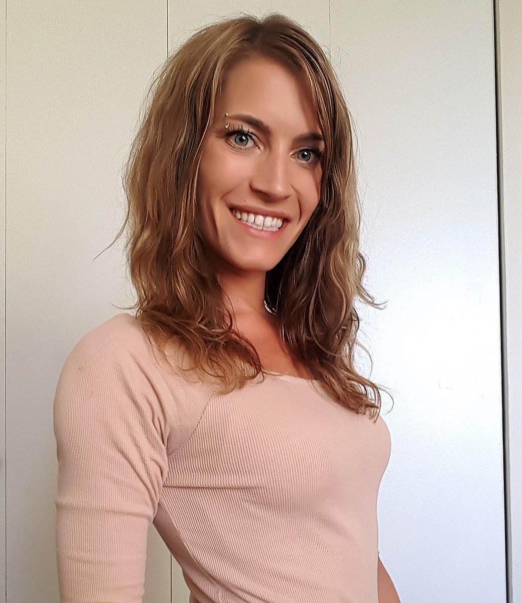 pHreshSpa's tweet photo. Please give a warm welcome to our new #RMT Kayla Kyle Moffat.   Her days are Wednesdays &amp; Saturdays. 🙂💛 #pHreshSpa #spa #massage #wellness #selfcare #vancouver #downtownvancouver #vancity #yvr https://t.co/ICVaObSBHh