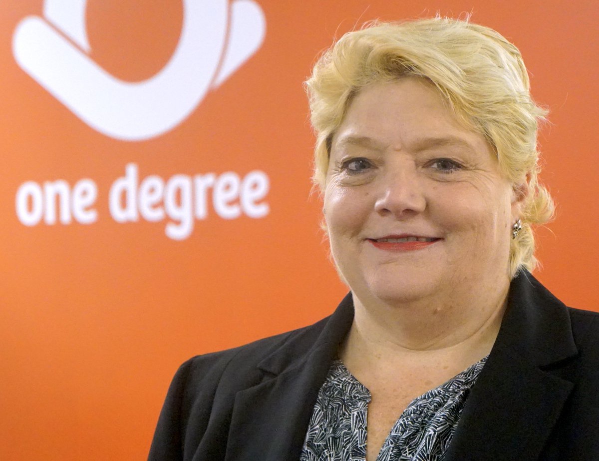 1Deg's tweet image. CJ found health care resources on @1deg. That’s 1 out of 400k+ searches for food, housing, health+ on the @1deg platform over 5 yrs. We analyzed all the data, &amp;amp; we’re sharing what we found - sign up to join our data webinar, (it&apos;s free!): bit.ly/2DYDjbW #bigdata4good