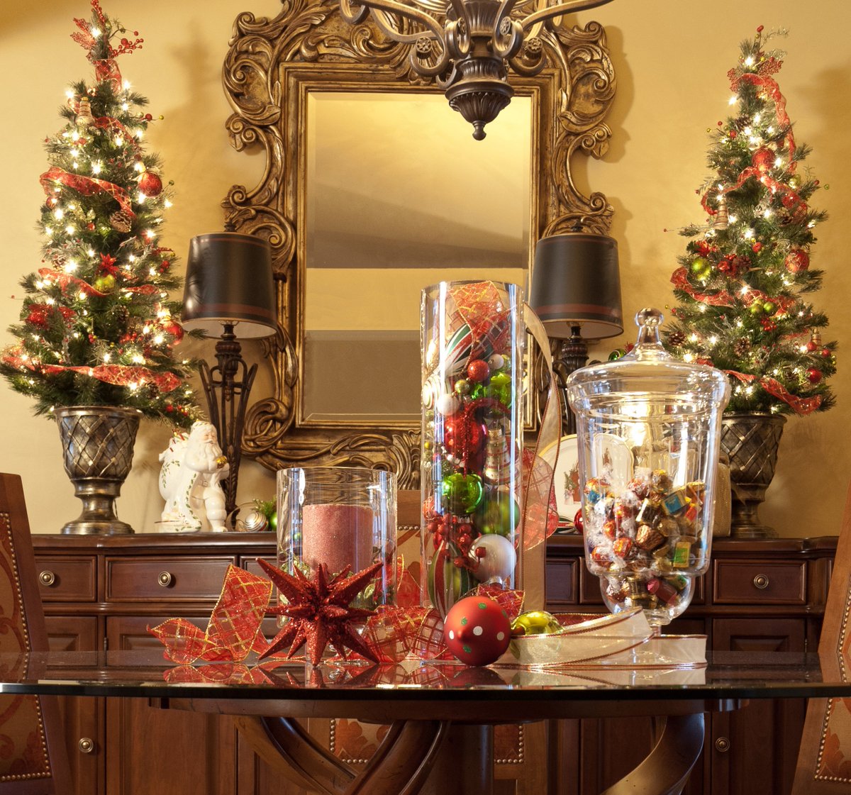 NaplesDecorator's tweet photo. Have you finished your holiday decorating?

#DecoratingDen #TheDen #InteriorDesign #HomeDecor #LIVVHomeCollection #HolidayDecor #HolidayDecorating https://t.co/MLSkplLkI9
