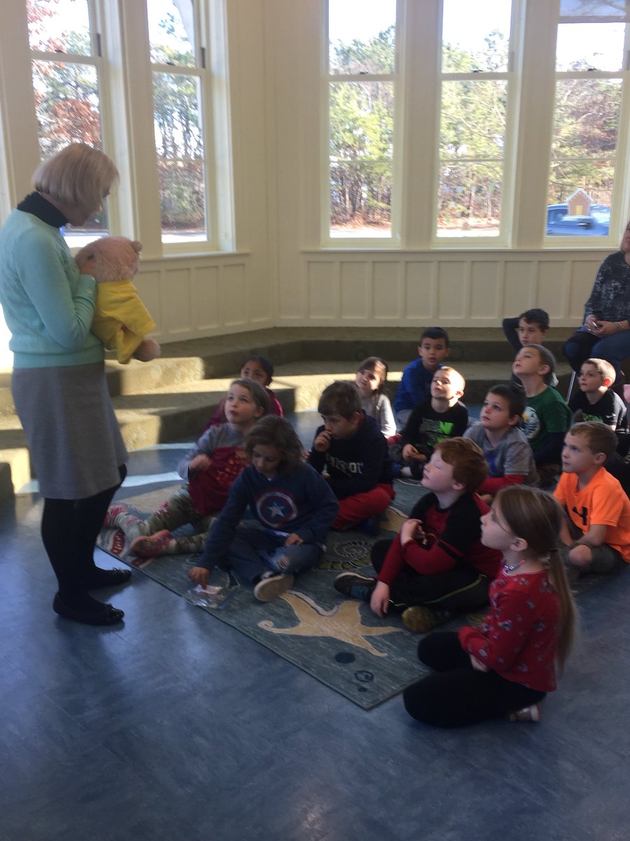 MacnallyJanet's tweet photo. Mashpee Public Library Visit #Mashpee https://t.co/UVo7tvq1rW