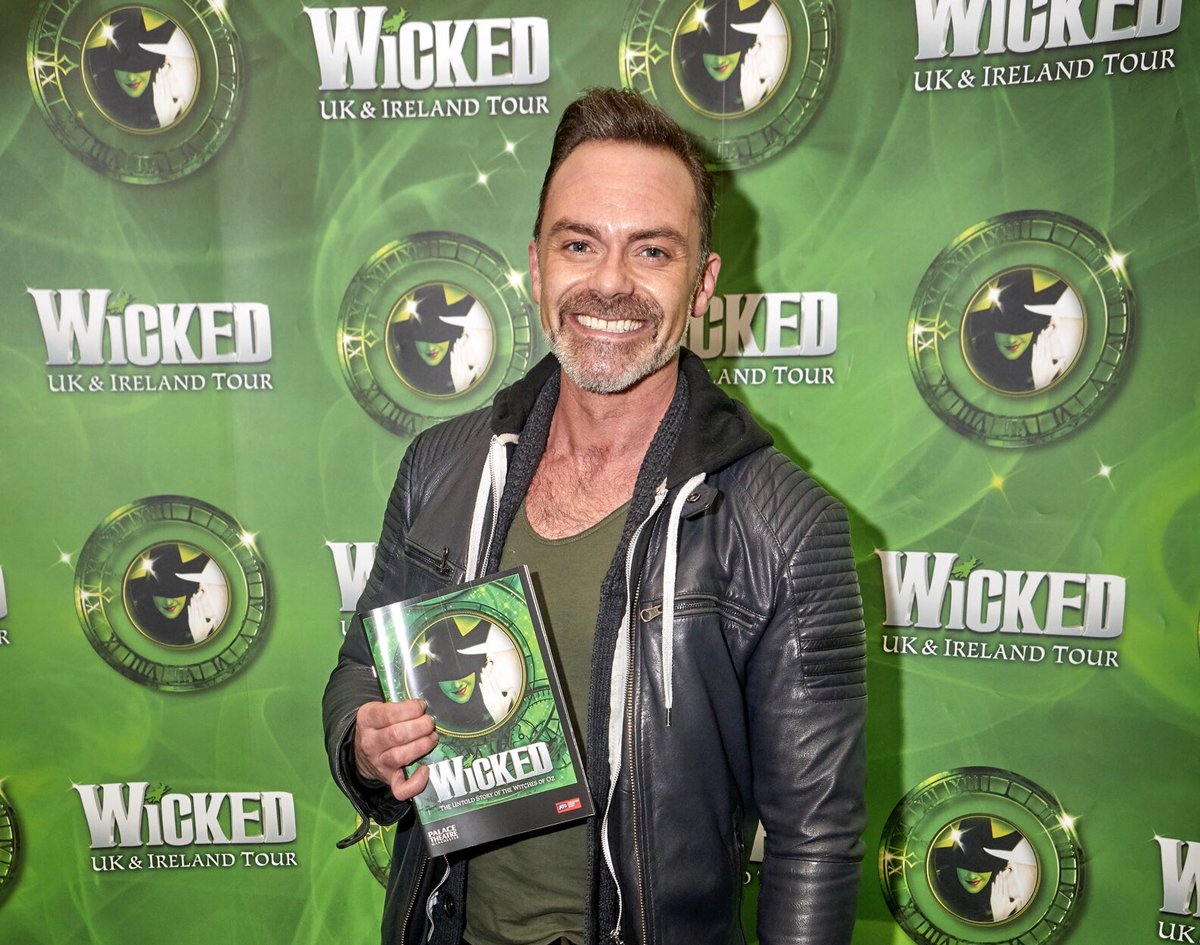 WickedUK's tweet photo. "I think we've found the place where we belong!" 

Our Ozians were joined by WONDERFUL guests on the green carpet for the opening of #WickedOnTour at @PalaceAndOpera last night! https://t.co/fyATMmTIOa