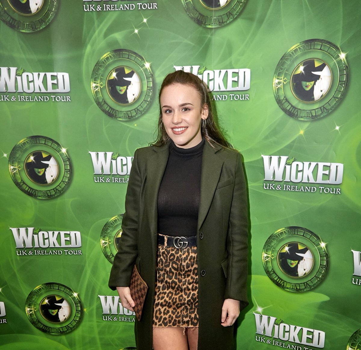 WickedUK's tweet photo. "I think we've found the place where we belong!" 

Our Ozians were joined by WONDERFUL guests on the green carpet for the opening of #WickedOnTour at @PalaceAndOpera last night! https://t.co/fyATMmTIOa