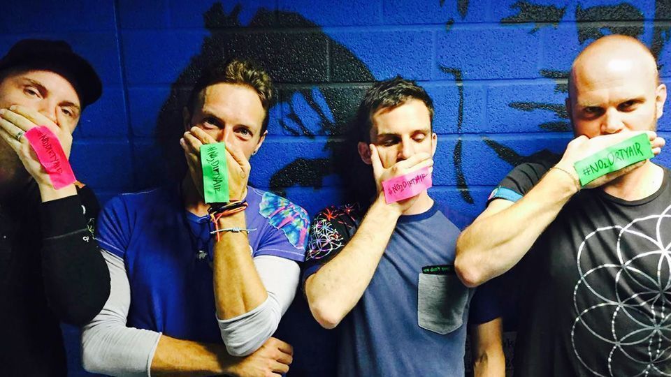 Evoke_Creatives's tweet photo. With great power, comes great responsibility. 2 years ago, @coldplay offered their platform to @ClientEarth for their UK #No2DirtyAir photo petition. And they haven't stopped since ⏯️ @LosUnidades
#tbt #wokecreatives #climatechange #influencermarketing https://t.co/yAJ3X8DPiW https://t.co/ECpbLux6MJ