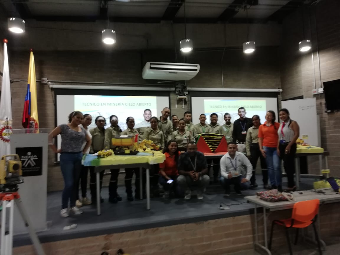 Ayalapsenaeduc1's tweet photo. Entregables última fase de proyecto formativo de nuestro técnico minería cielo abierto. #CFMA https://t.co/ojZhAvzr4Q