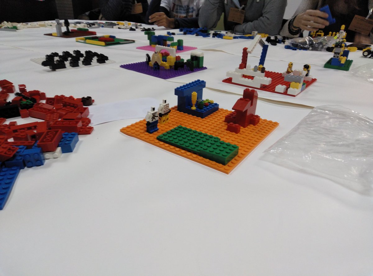 candelaglocal's tweet image. En el Taller 3 sobre "Comunicación y pensamiento visual", los amigos de @VISUALI51198019 nos han invitado a soñar, potenciar nuestra imaginación y enredarnos con nuestra creatividad 🤗

¡Otra comunicación es posible! #EconomiasTransf18 #Comun_ESS