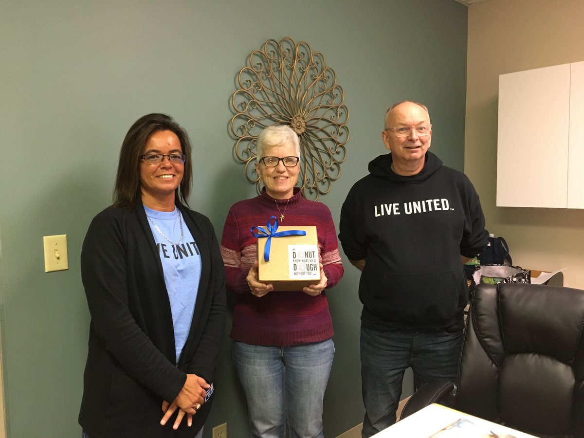 unitedwayhoco's tweet photo. Thank you @SCaregivers for #doughnating to #UWCampaign18 We donut know what we'd dough without you! #CampaignBlitz #ThankYou #LiveUnited ๐ฉโฃ๏ธ https://t.co/eKOkjJm16H
