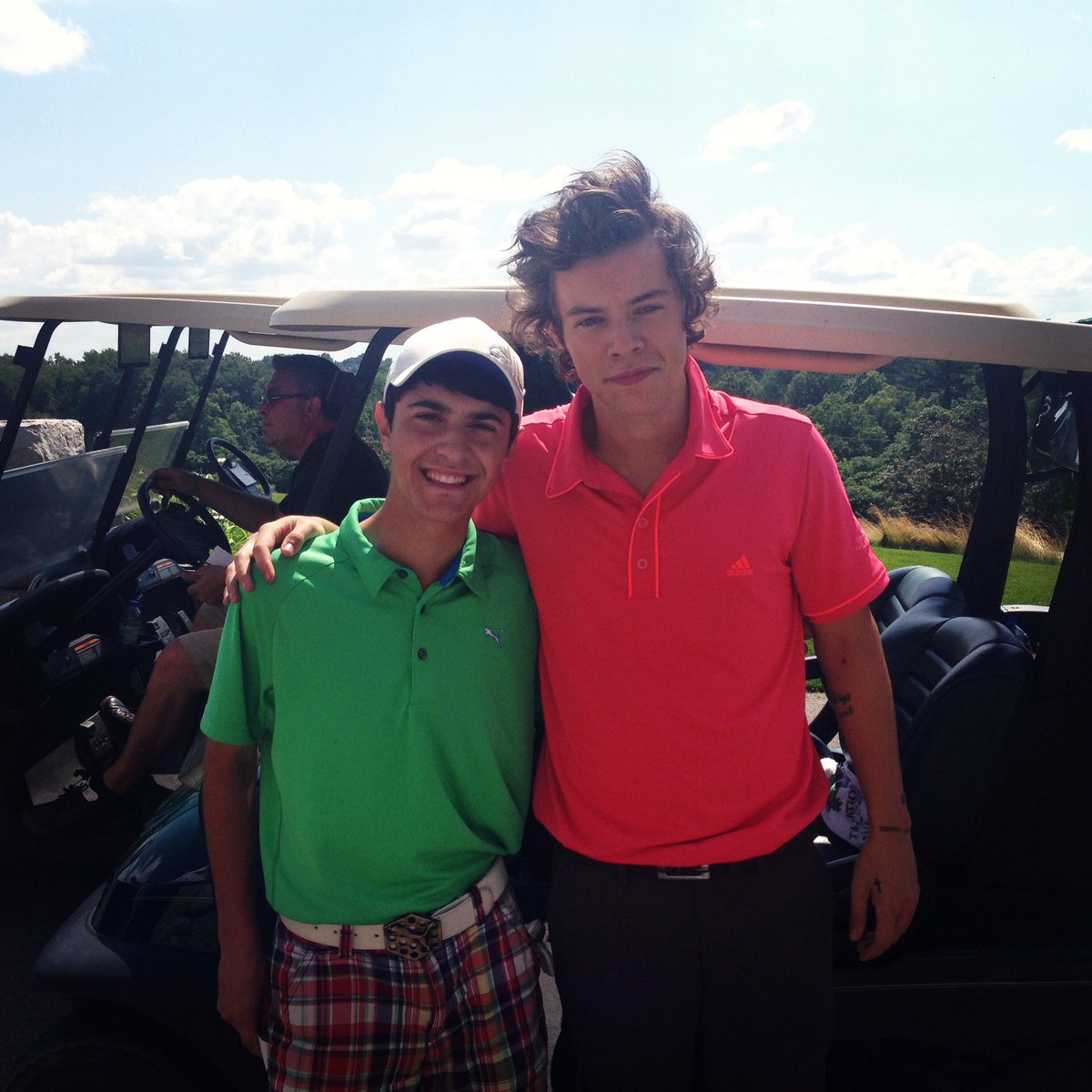 CorruptedGabe's tweet photo. Throwback to the time I ran into Harry Styles at my golf course 5 years ago https://t.co/n6snT8zvJF
