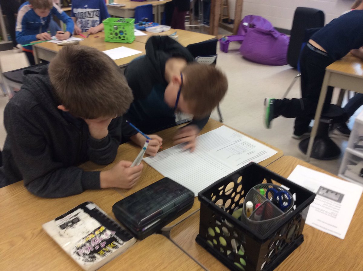 MrsAgarUTES's tweet photo. Today we worked with a partner to create a bar or line graph using the success criteria that we came up with two days ago.  What a marked improvement!  #alwayslearningalwaysimproving https://t.co/dsNWcM92TS